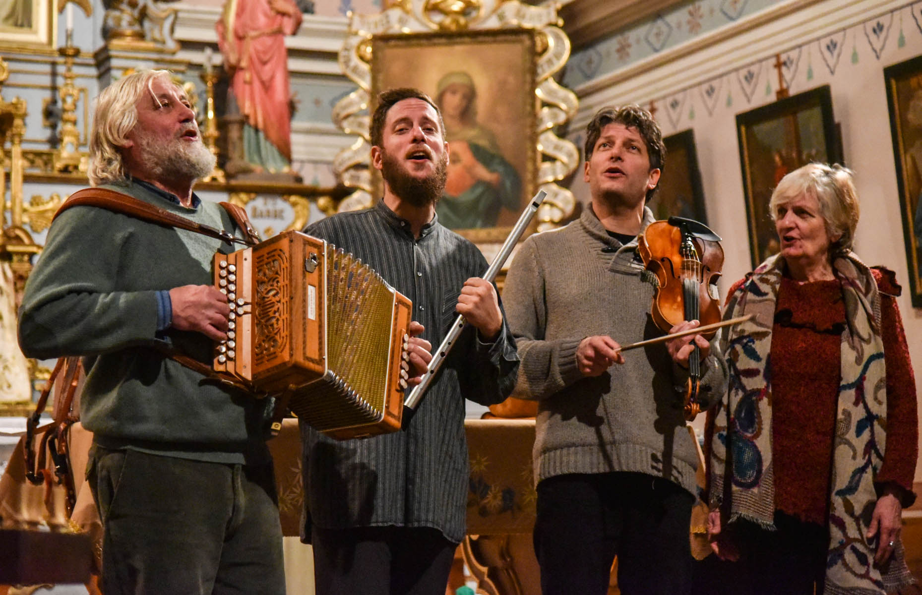 Nella chiesa del Sacro Cuore la Cantata di Natale con la musica popolare dei Trouveur Valdotèn